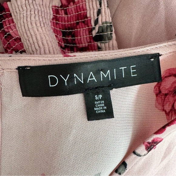 Dynamite Floral Pink Long Sleeve romper with slight open back women’s size Small - Picture 8 of 9